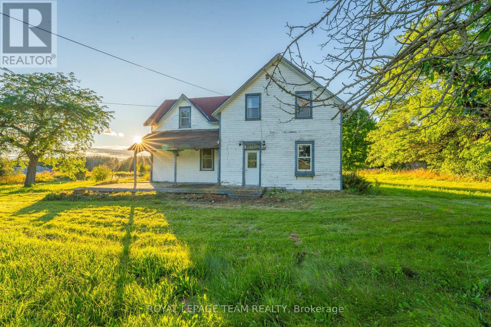 1102 Perth Road N Property Photo 18