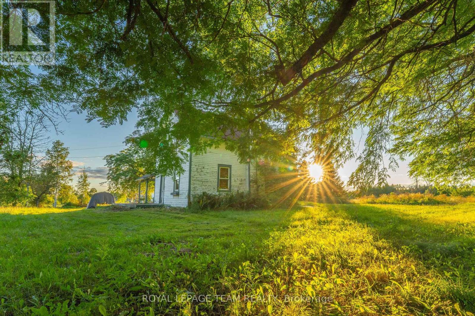 1102 Perth Road N Property Photo 20