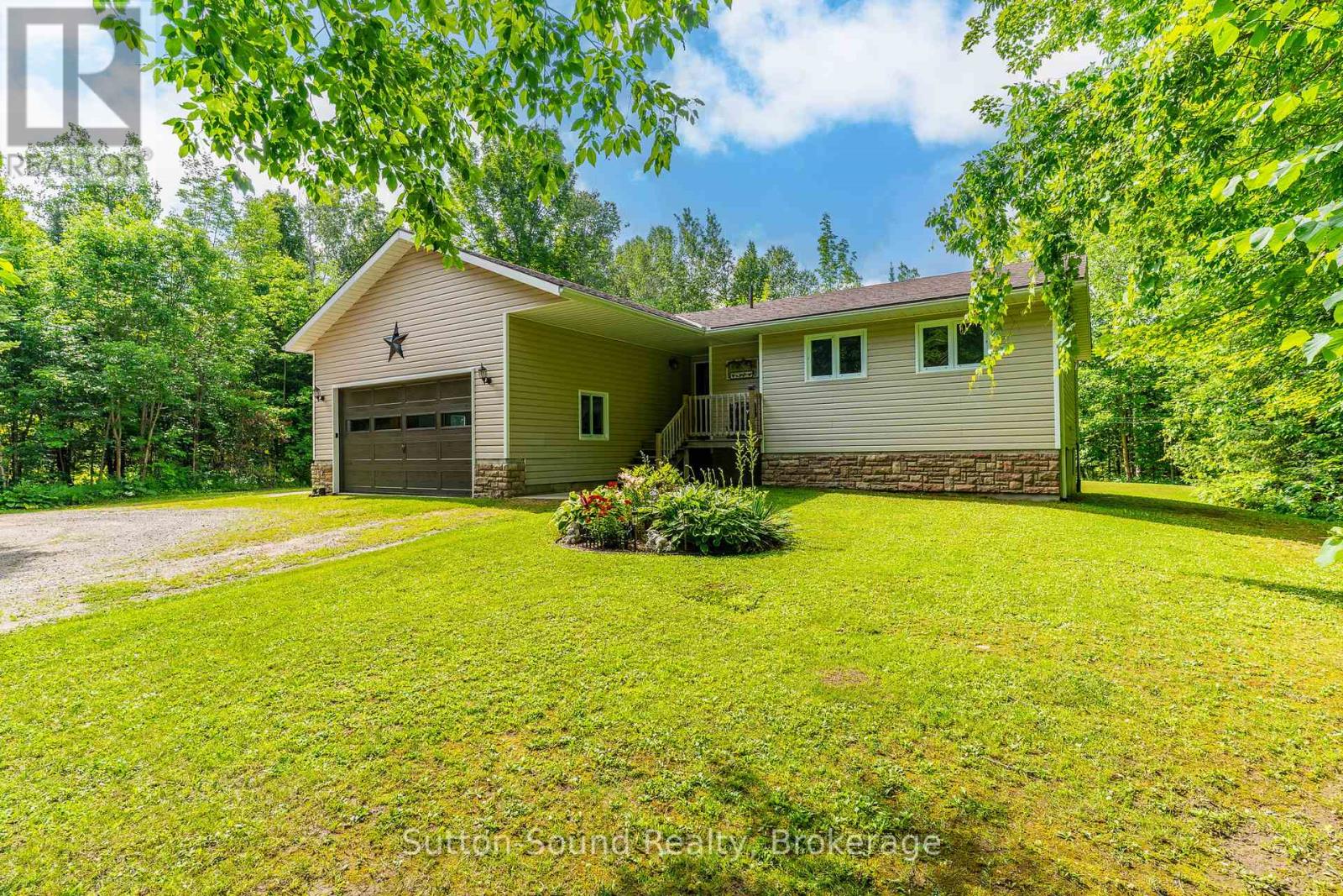 275 Centre Diagonal Road Property Photo 1