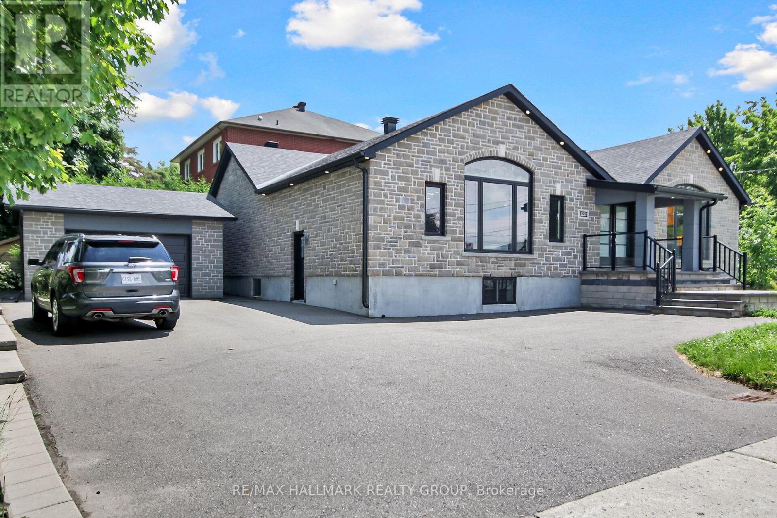 3253 Riverside Drive Property Photo 2