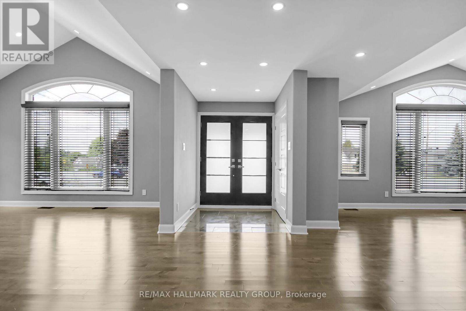 3253 Riverside Drive Property Photo 6