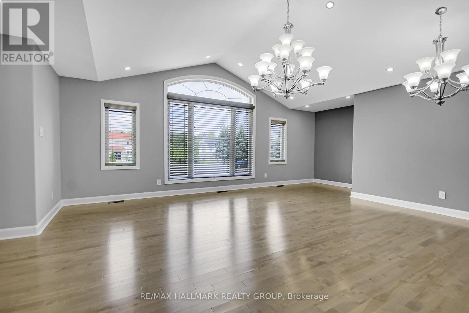 3253 Riverside Drive Property Photo 7