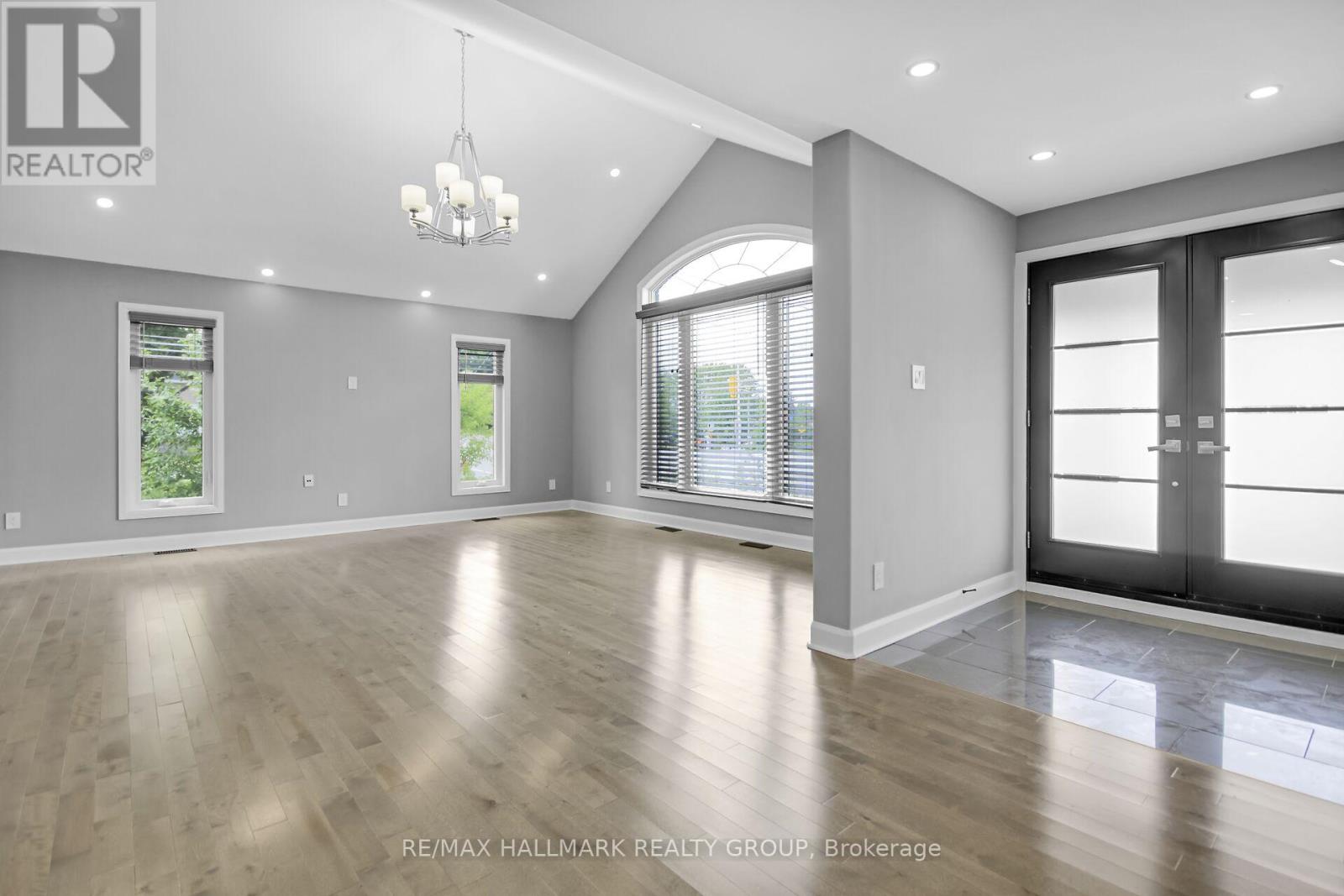 3253 Riverside Drive Property Photo 10