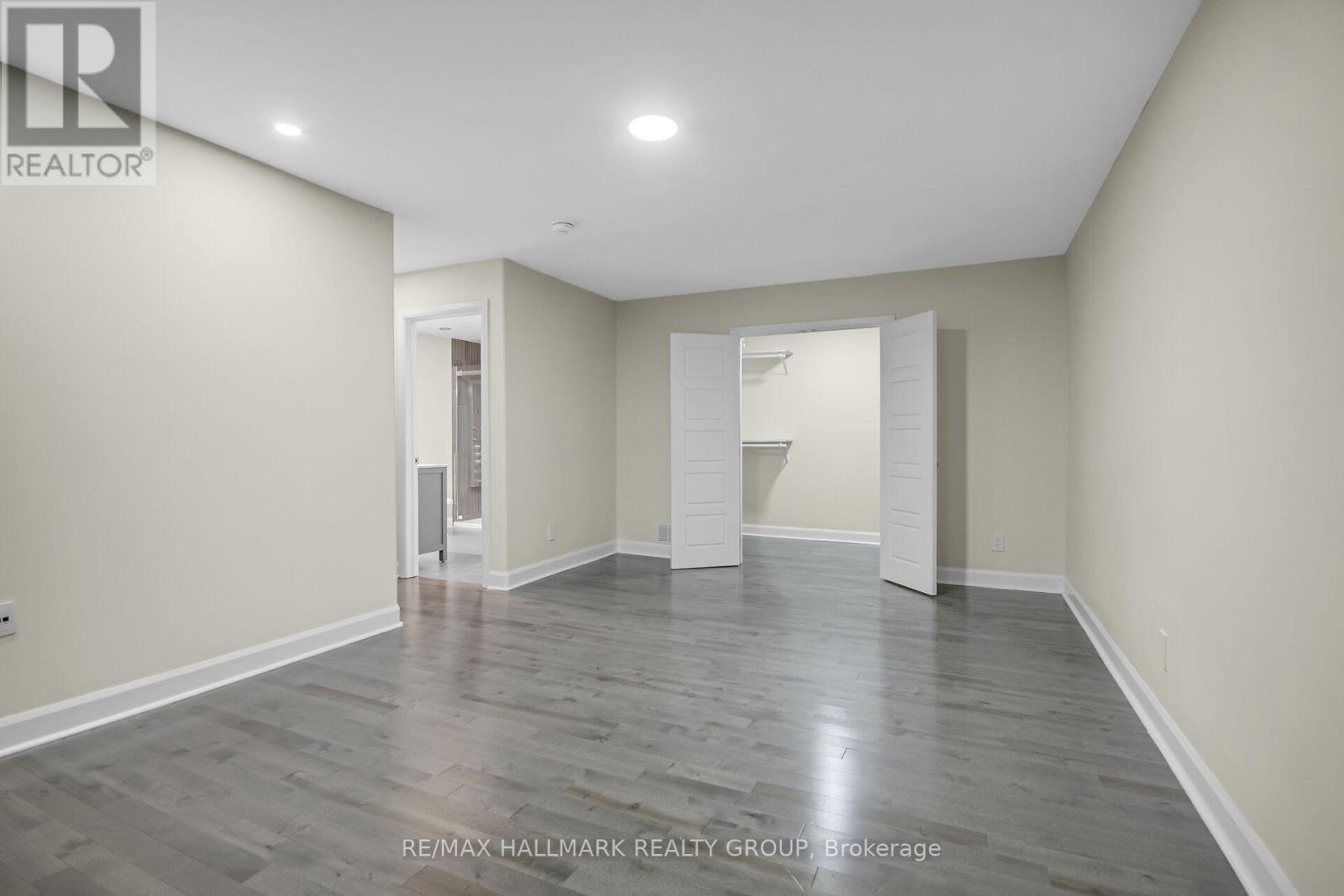 3253 Riverside Drive Property Photo 21