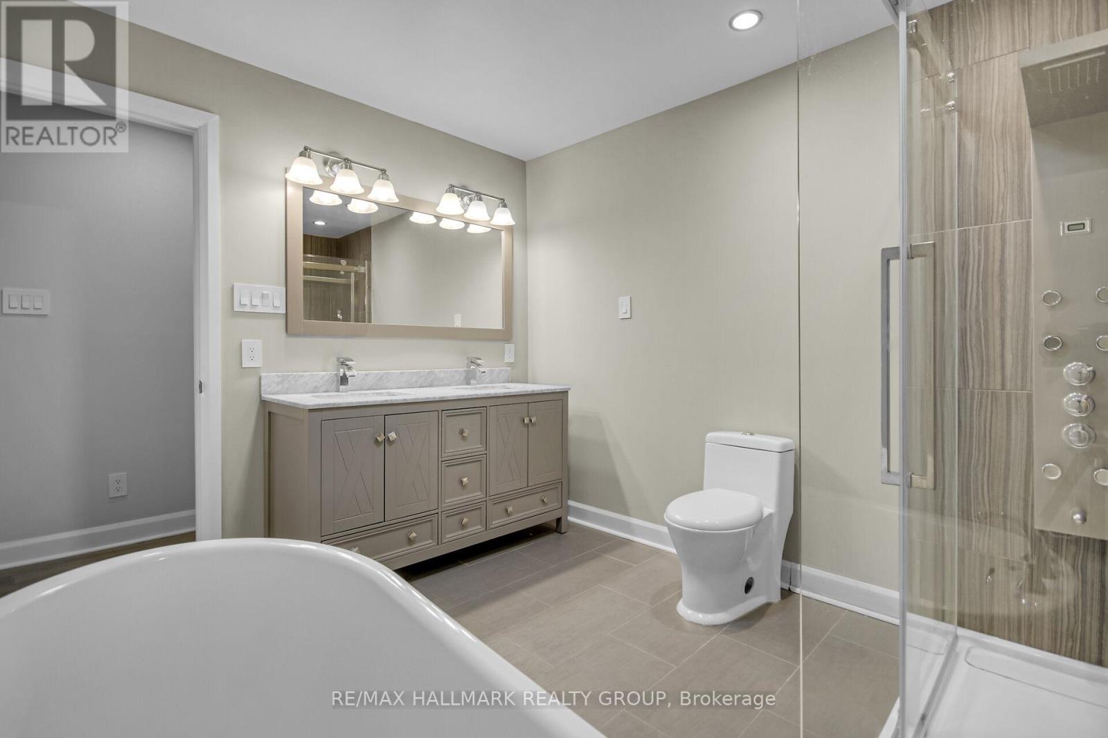 3253 Riverside Drive Property Photo 22