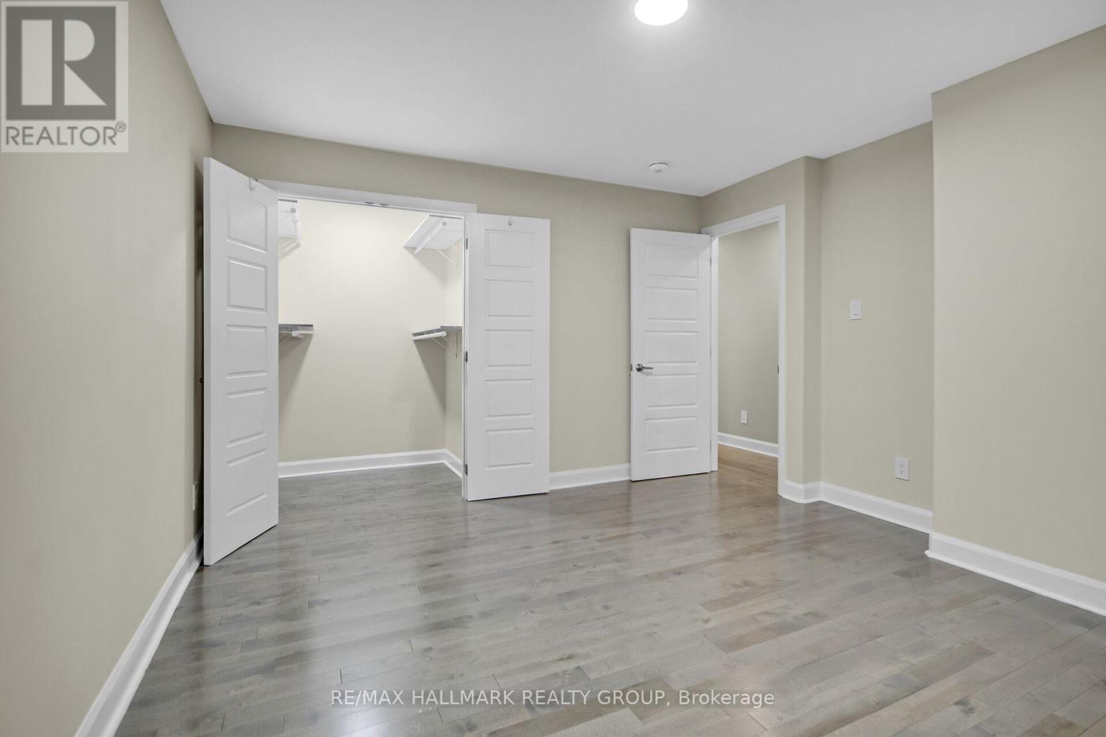 3253 Riverside Drive Property Photo 25