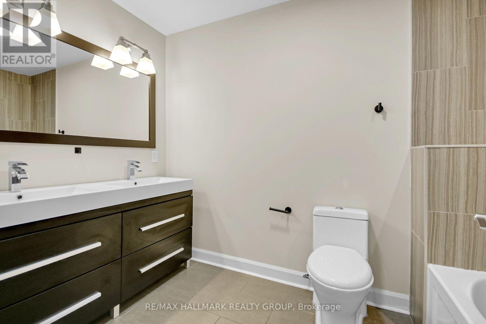 3253 Riverside Drive Property Photo 26