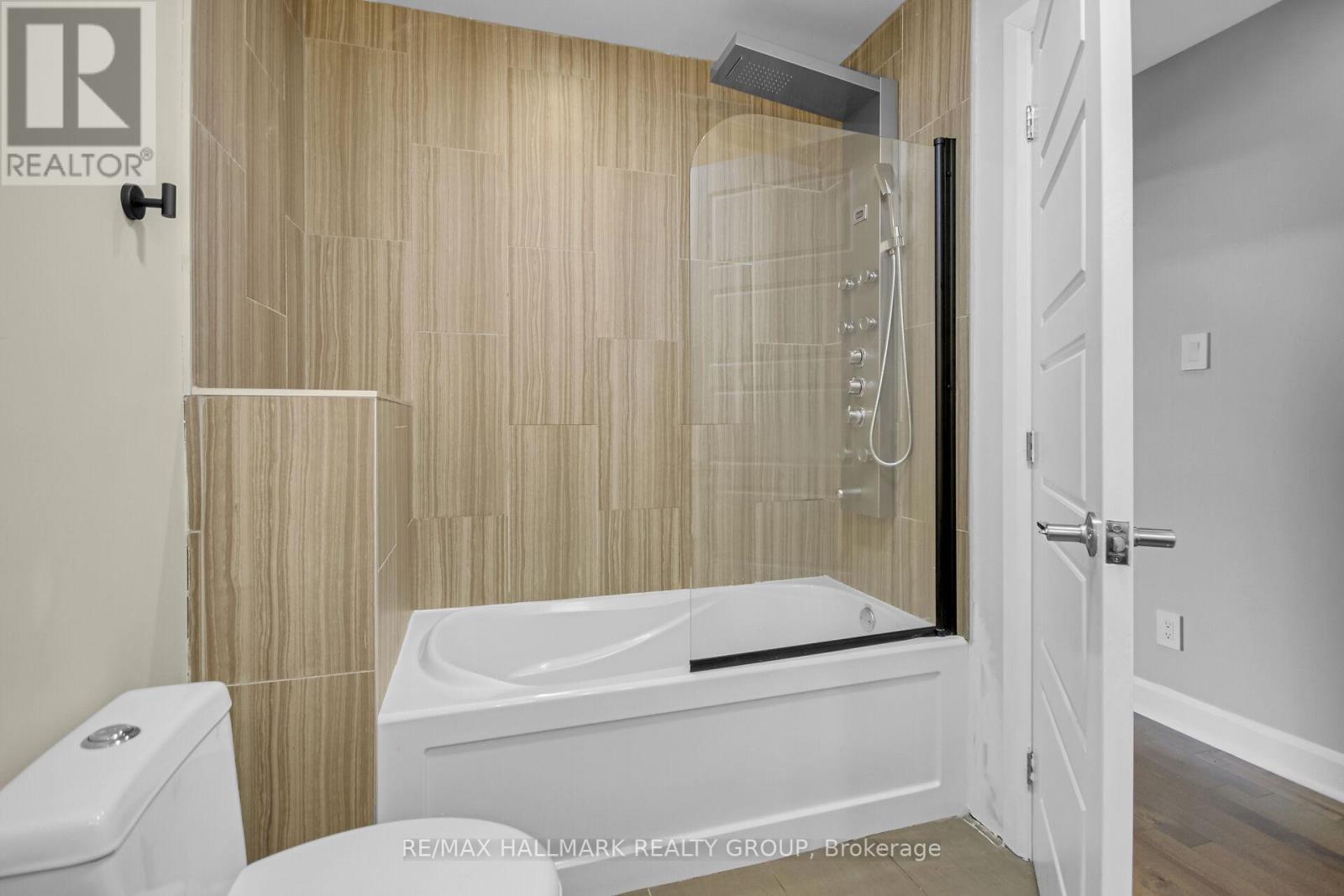 3253 Riverside Drive Property Photo 27