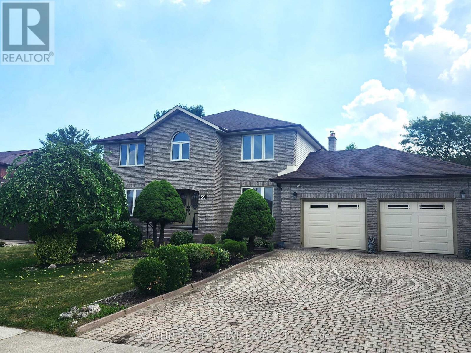 39 Corinthian Drive Property Photo 1