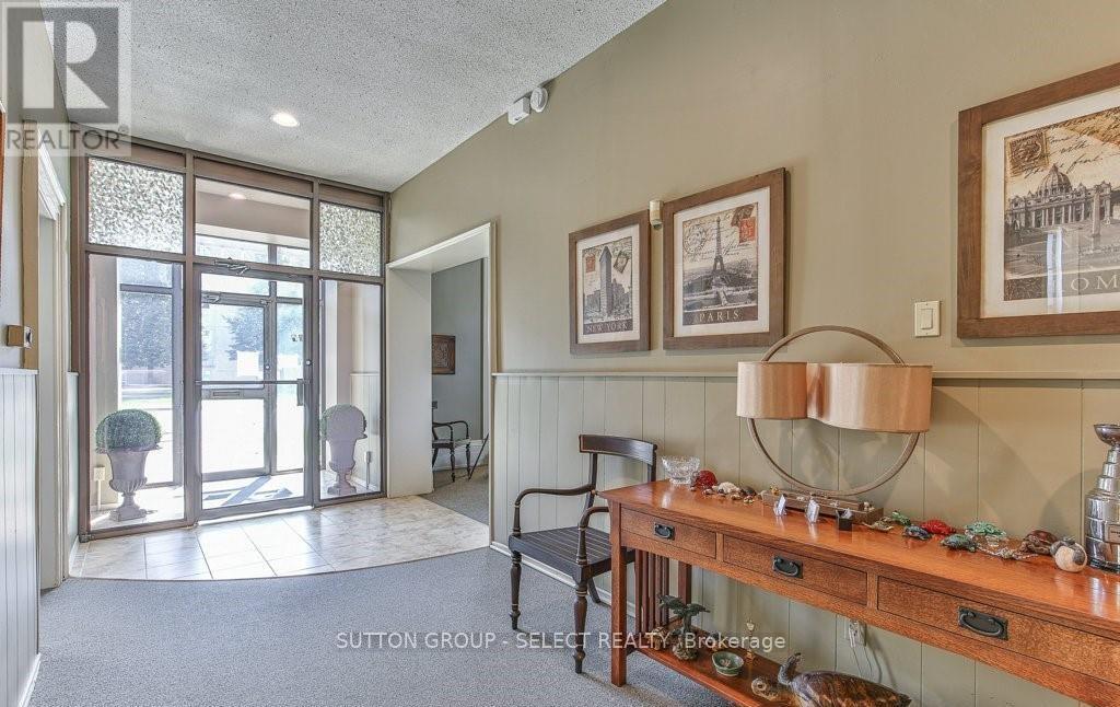 444 York Street Property Photo 4