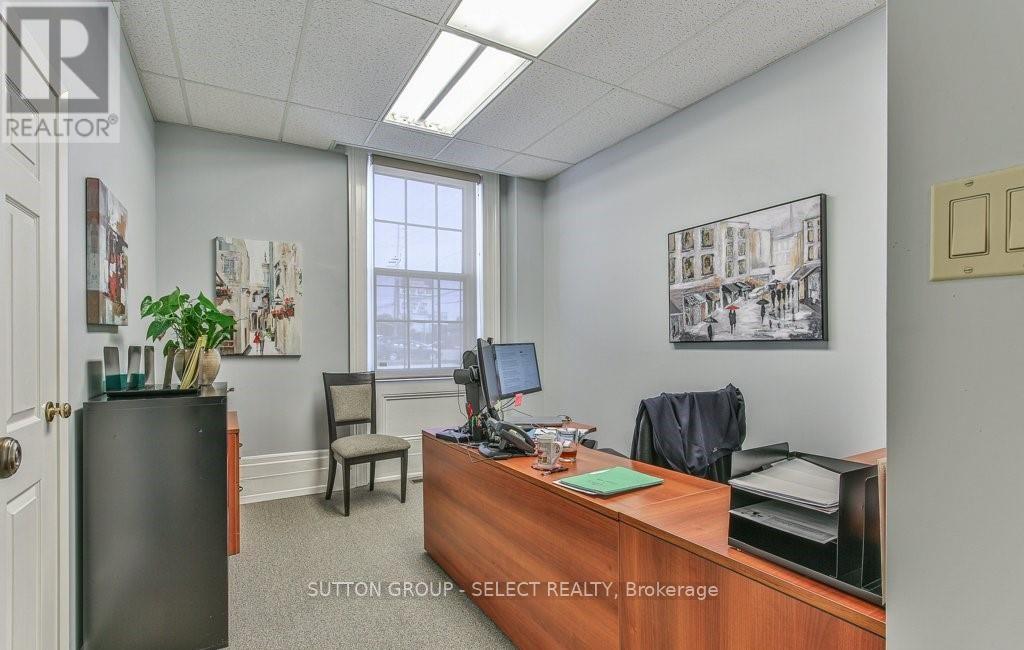 444 York Street Property Photo 11