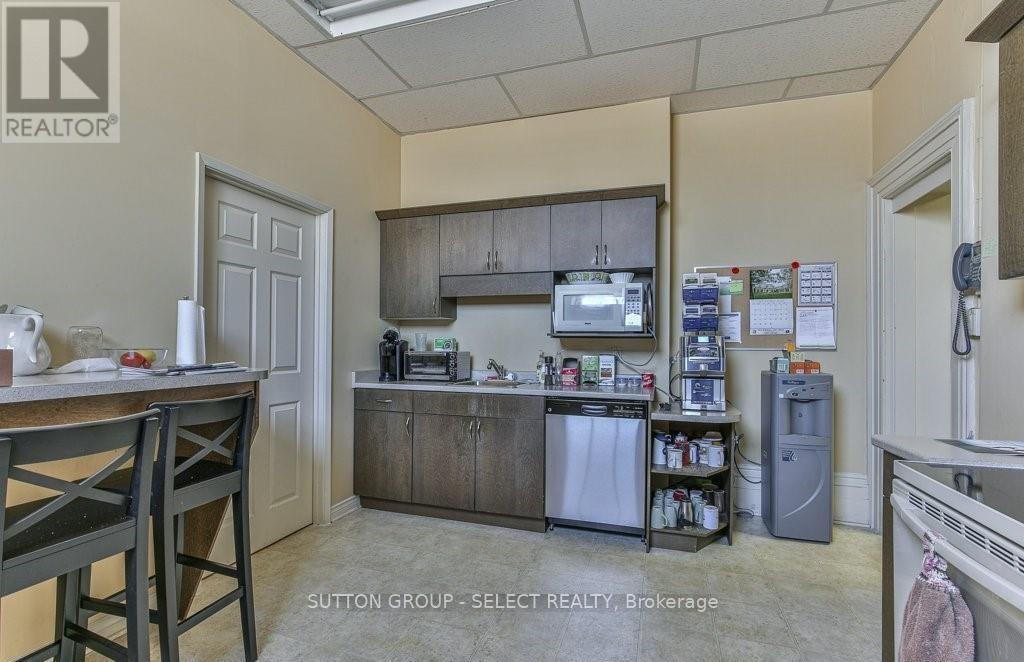 444 York Street Property Photo 15