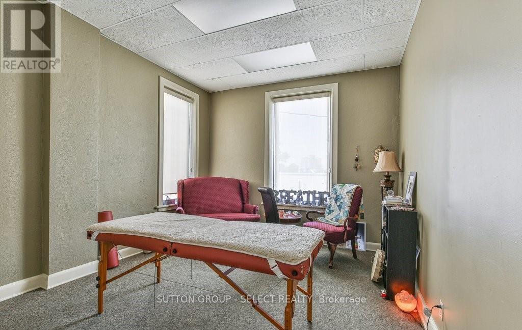 444 York Street Property Photo 19