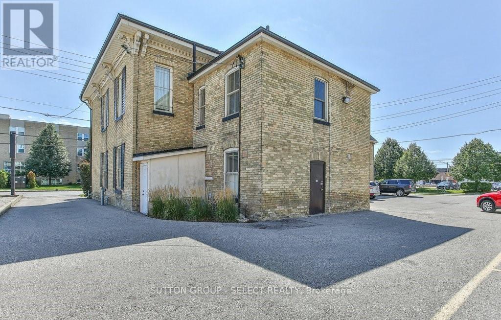 444 York Street Property Photo 23