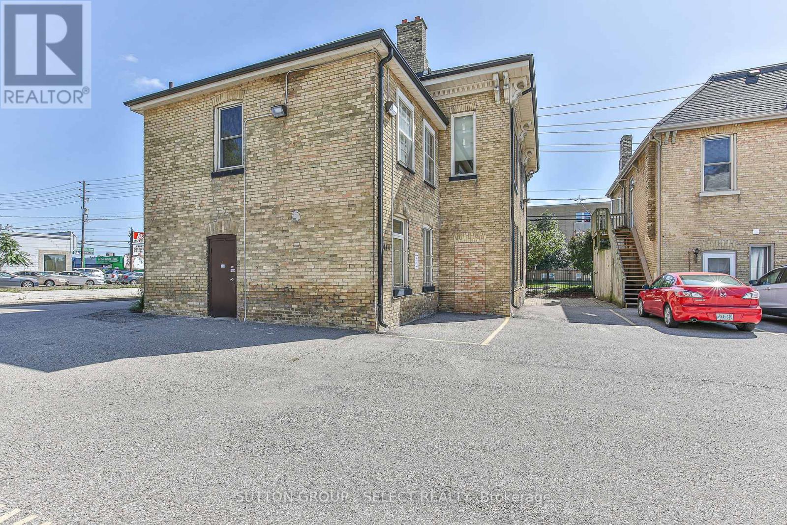444 York Street Property Photo 25