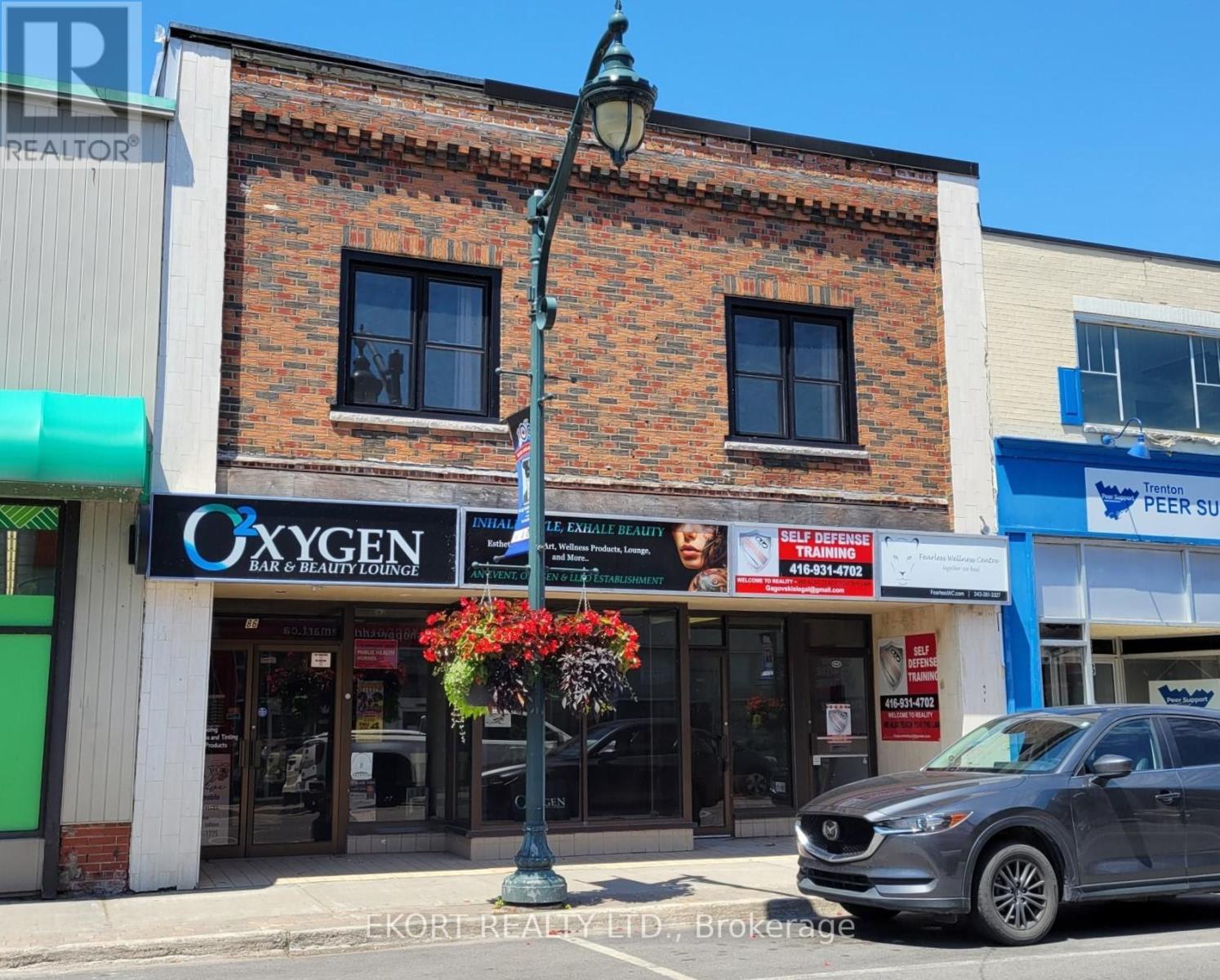 A - 82 DUNDAS STREET W Property Photo 1