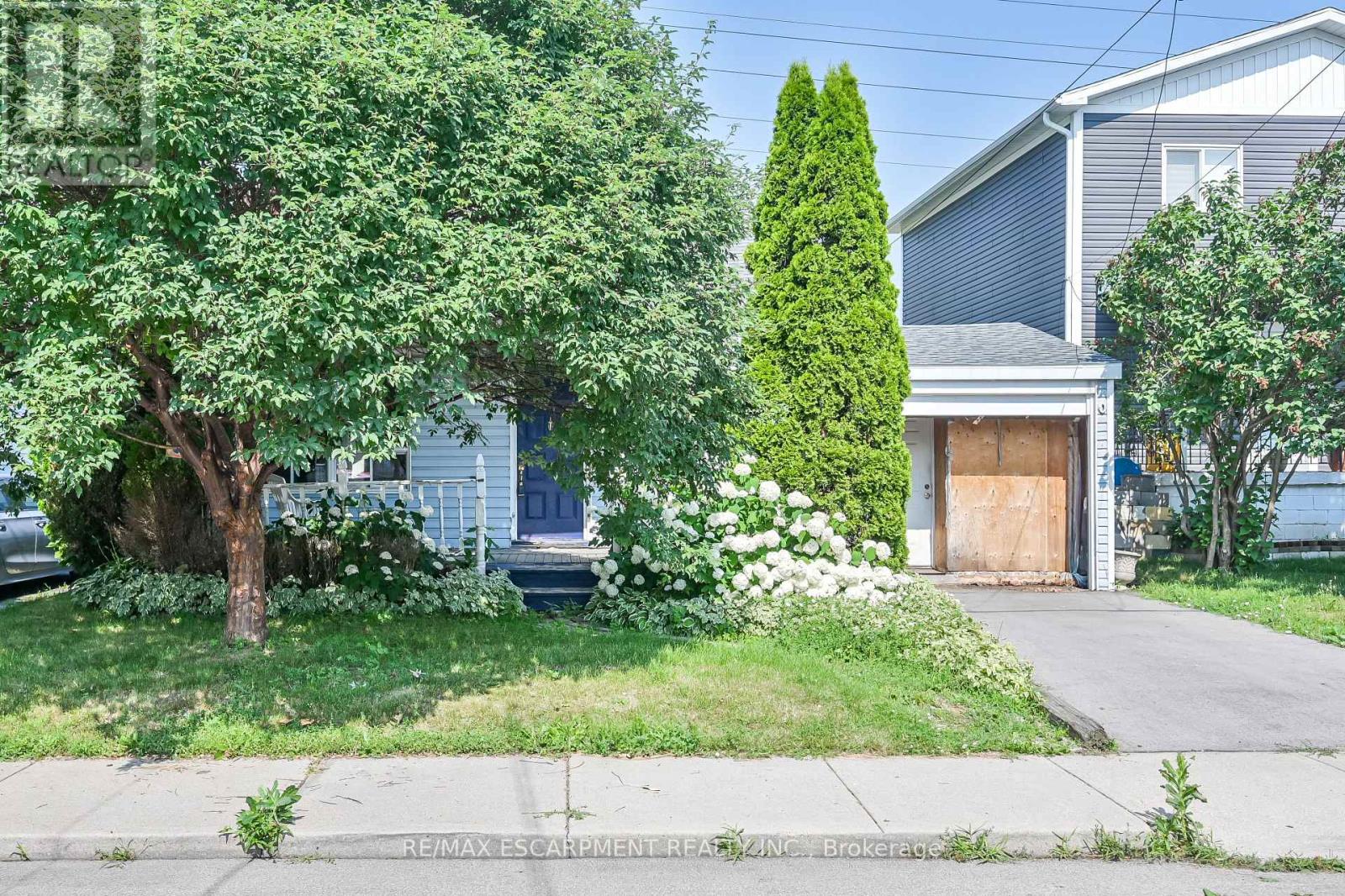 155 SELKIRK AVENUE Property Photo 1