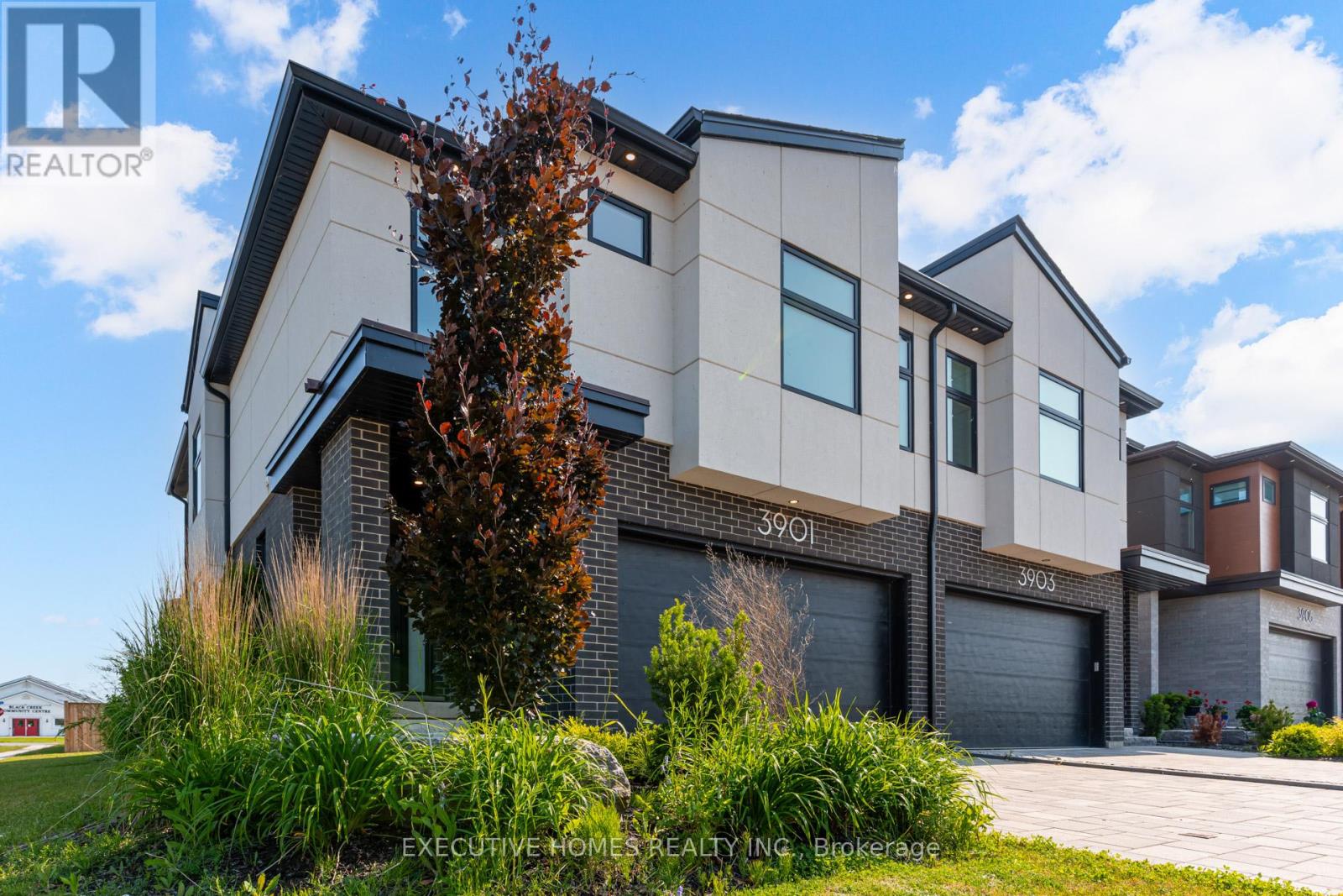 3901 MITCHELL CRES CRESCENT