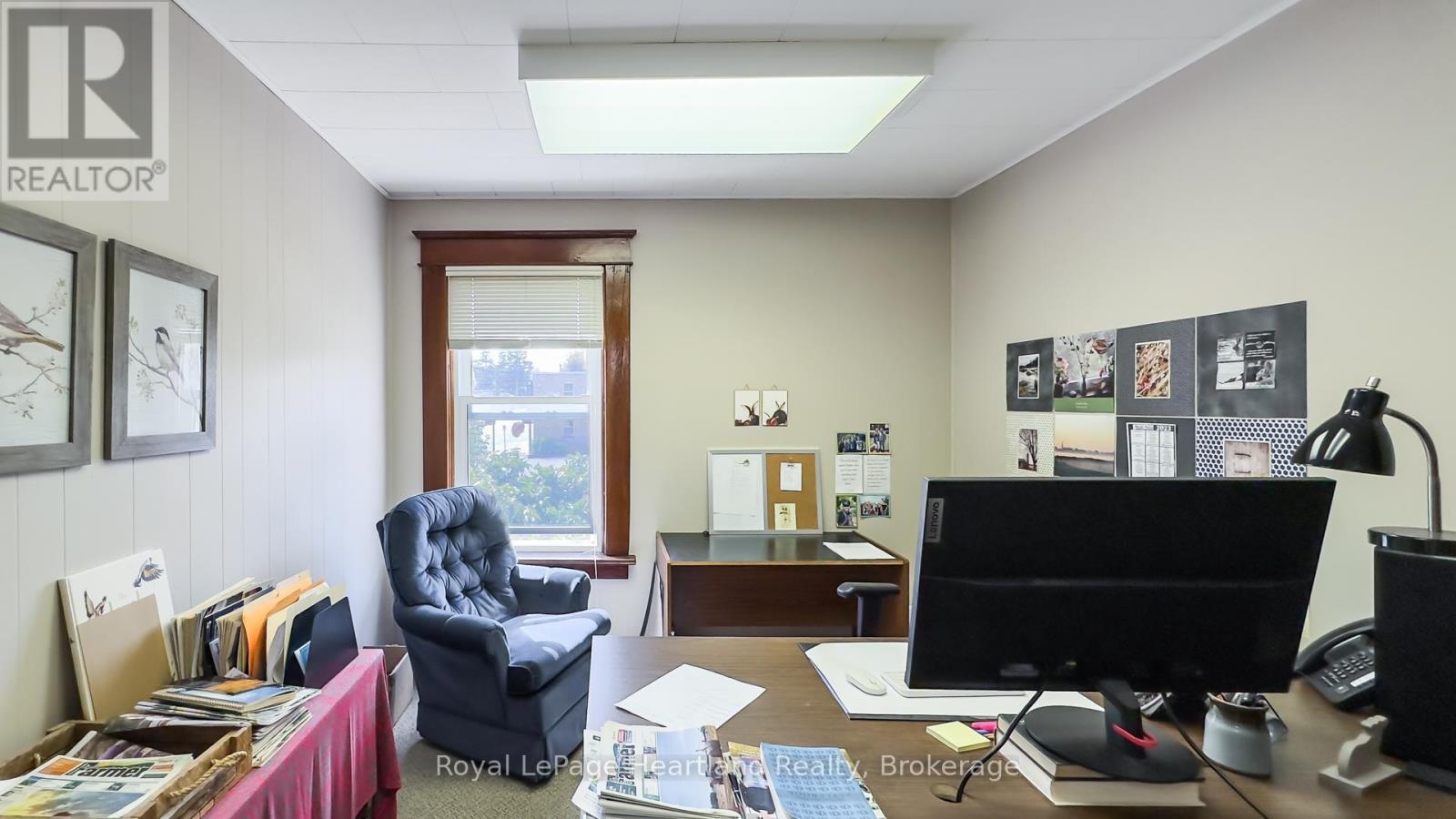 405 Queen St Property Photo 6