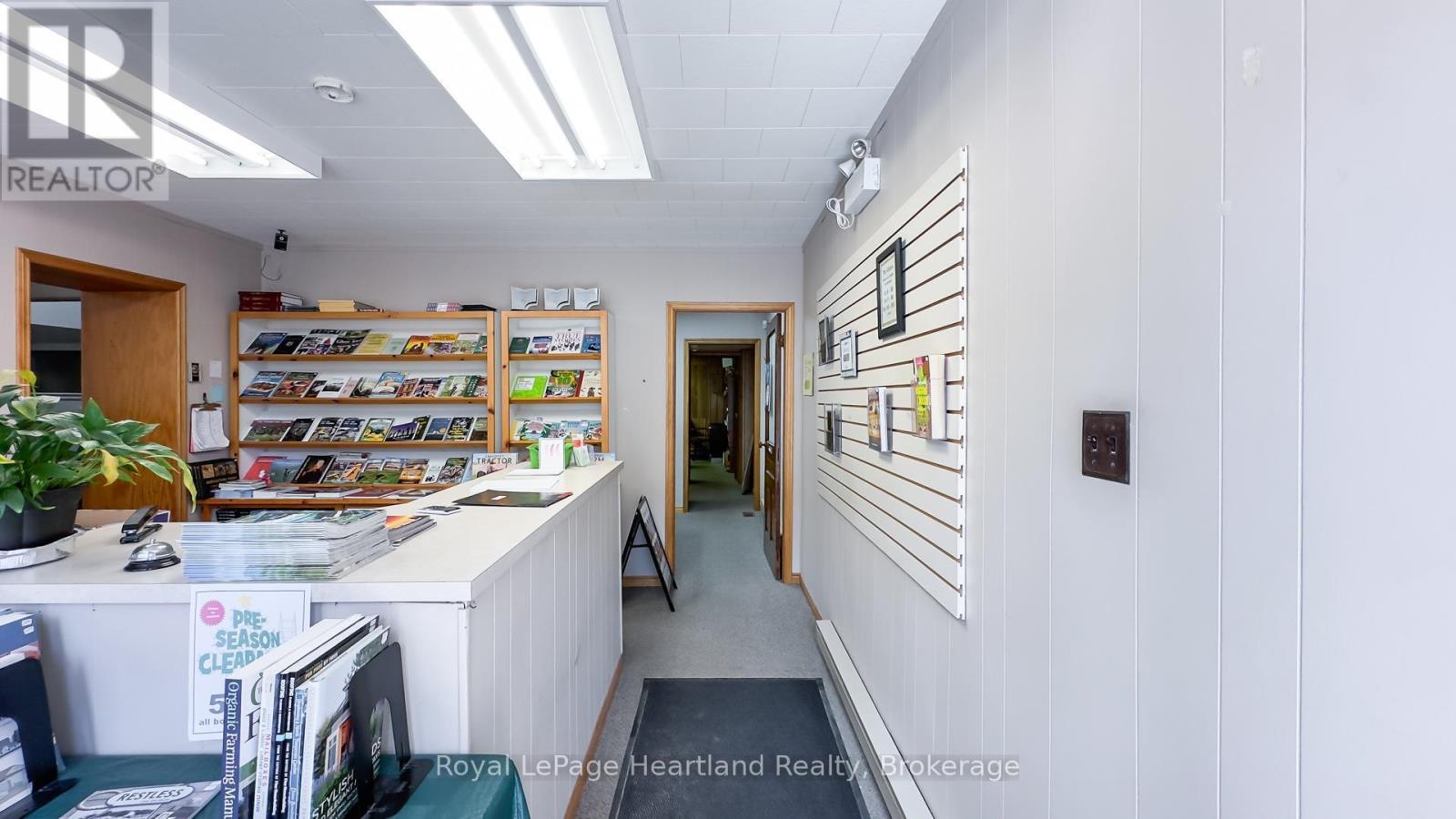 405 Queen St Property Photo 16