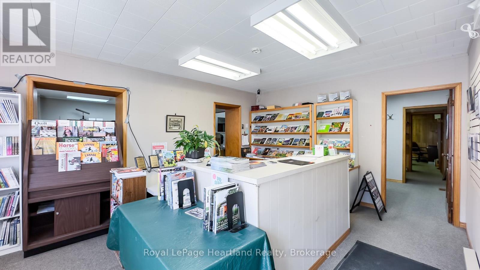 405 Queen St Property Photo 17