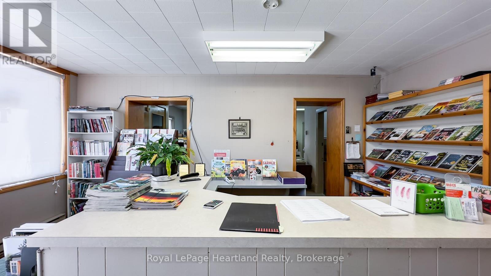 405 Queen St Property Photo 18