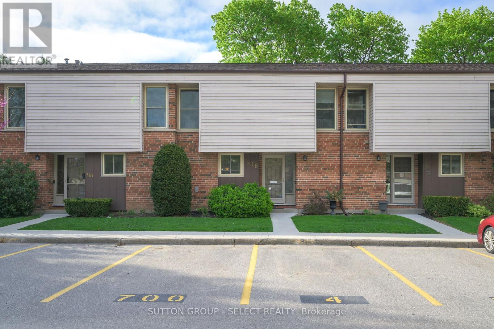 716 Fanshawe Park Road E Property Photo 1