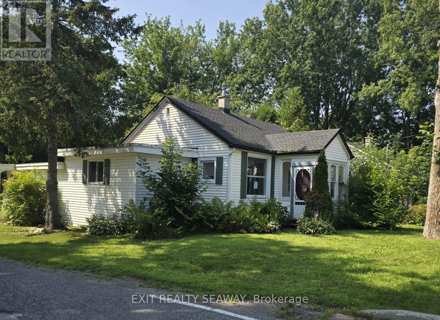 8154 Victoria Street Property Photo 1