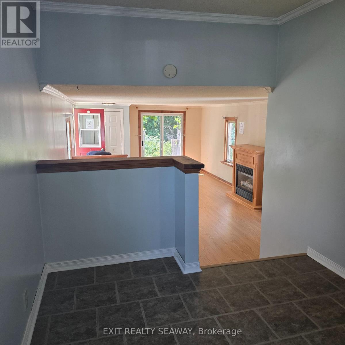 8154 Victoria Street Property Photo 6