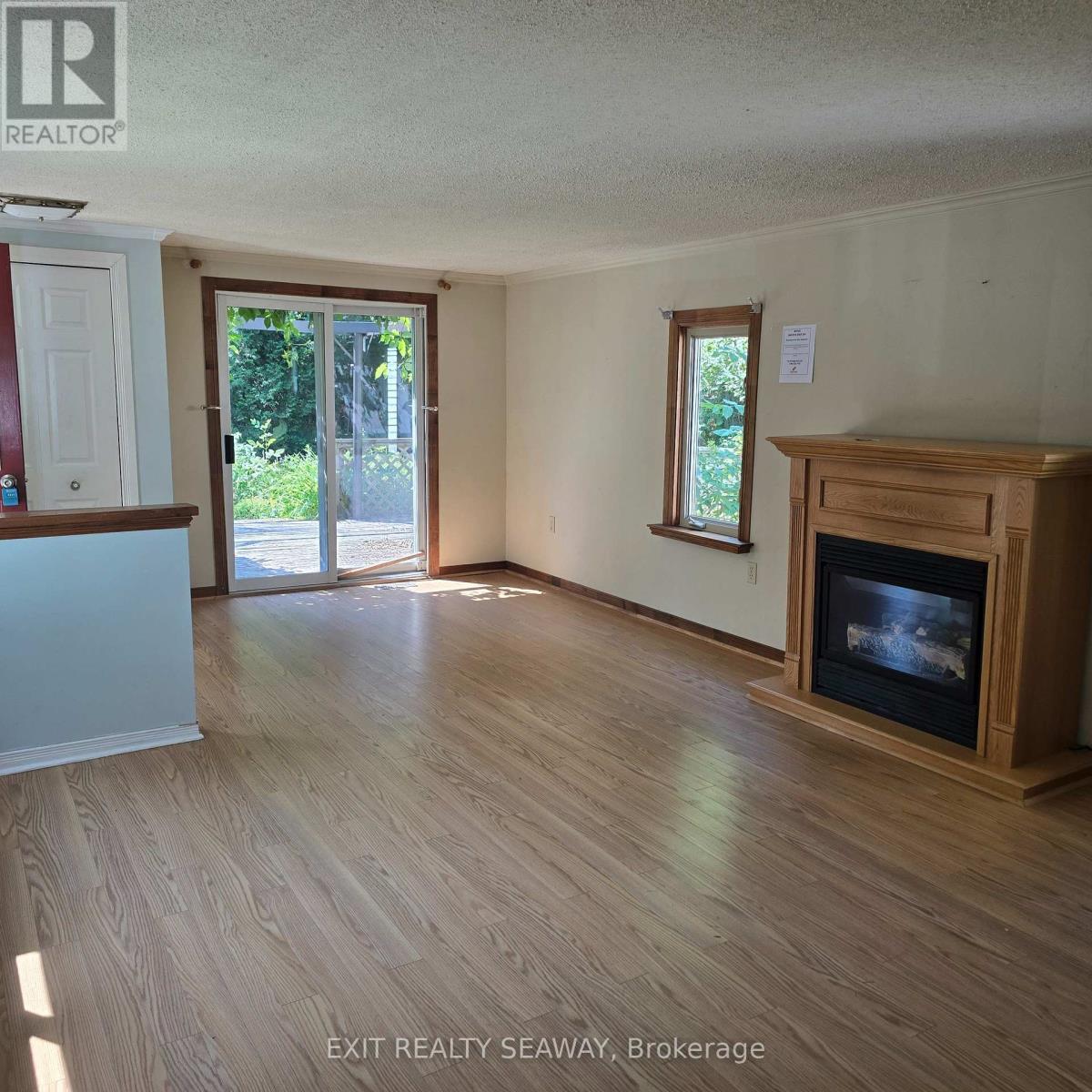 8154 Victoria Street Property Photo 7