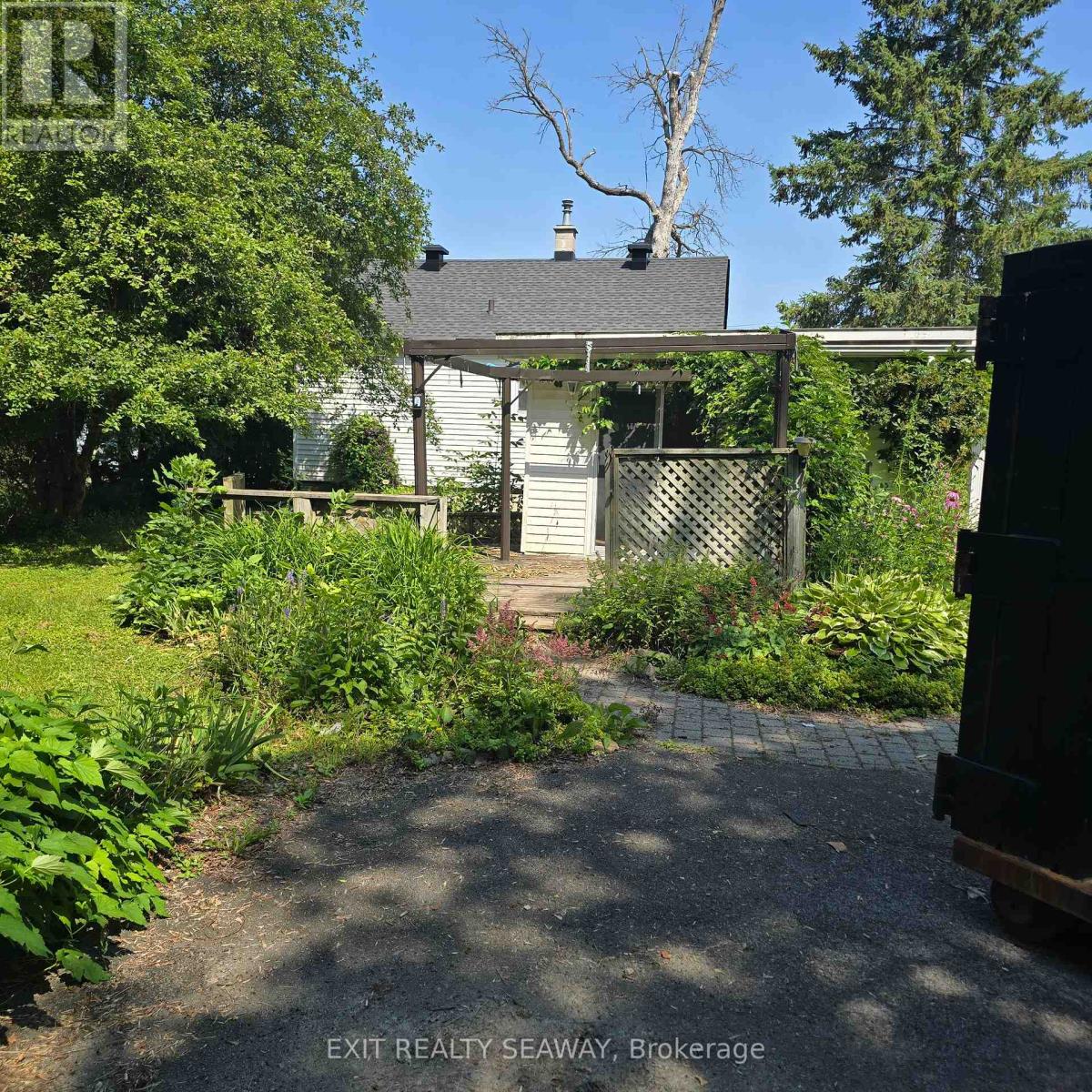 8154 Victoria Street Property Photo 13