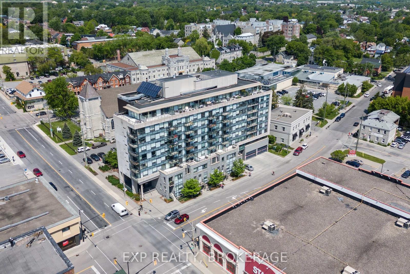 121 Queen St Property Photo 1