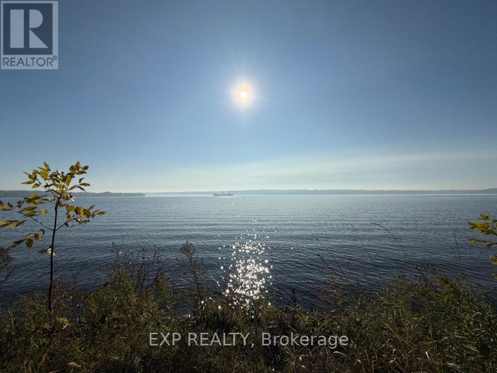 669 N Shore Dr E Property Photo 1