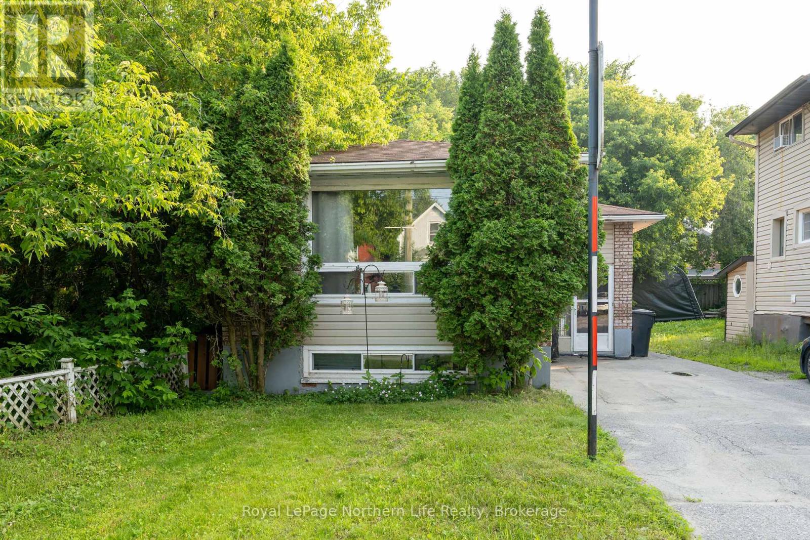 635 WORTHINGTON STREET E Property Photo 1