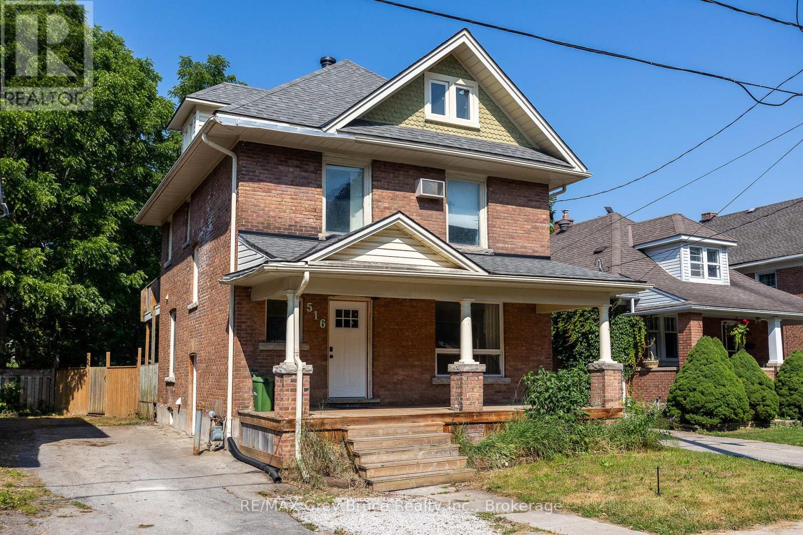 516 4TH AVENUE E Property Photo 1
