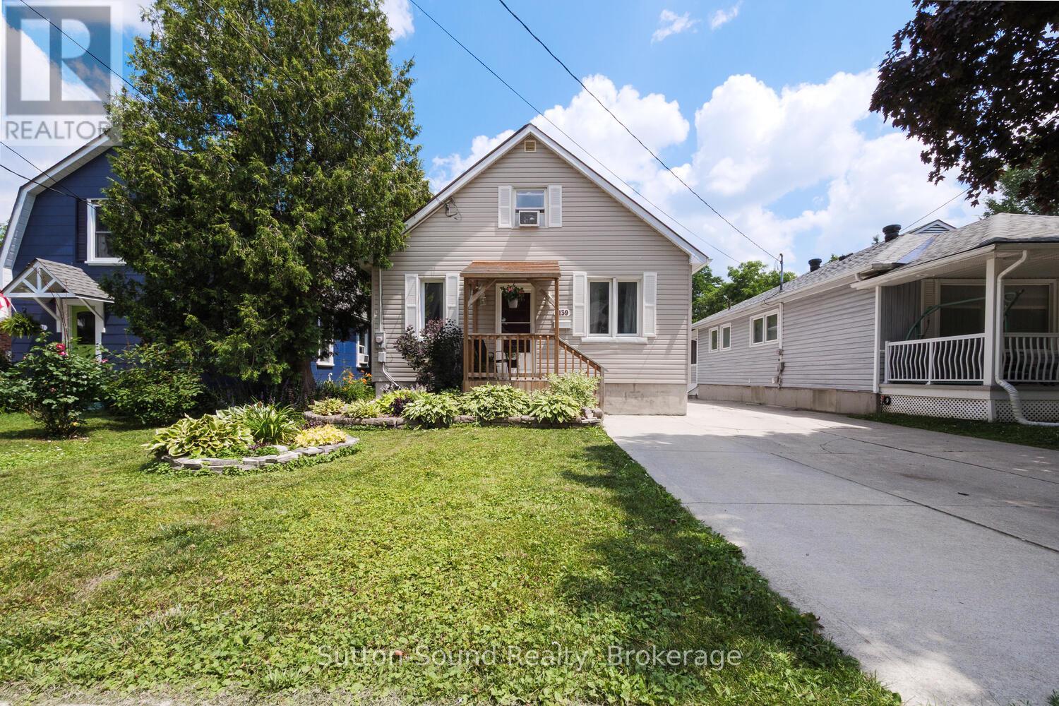 1139 4TH AVENUE W Property Photo 1