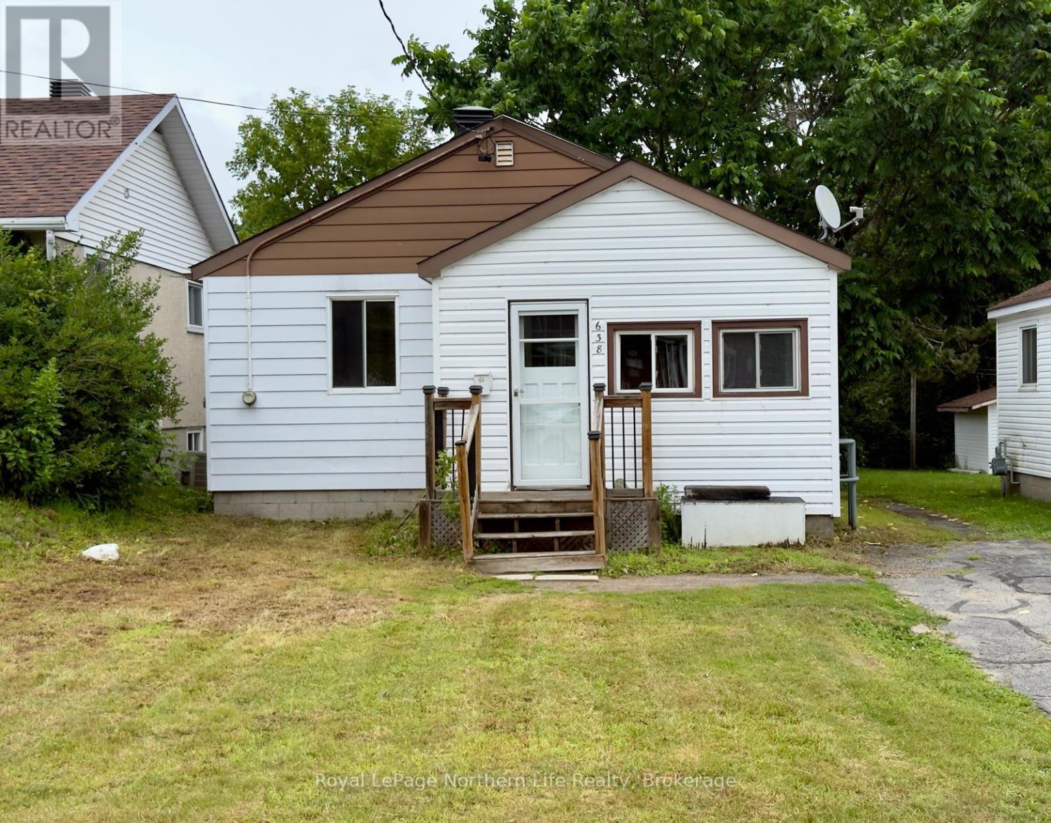 638 SECOND AVENUE E Property Photo 1