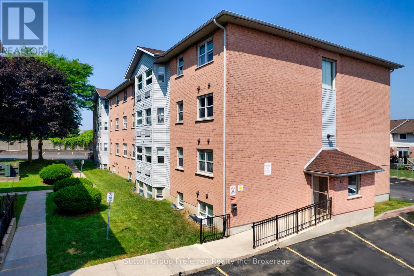 35 - 64 Hiawatha Road Property Photo 1