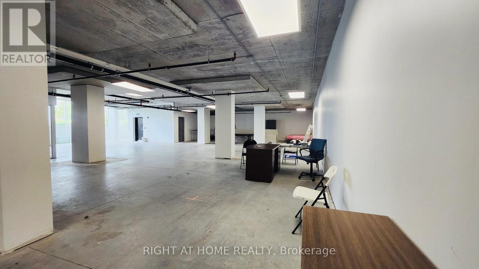 101 - 1637 Bank Street Property Photo 7