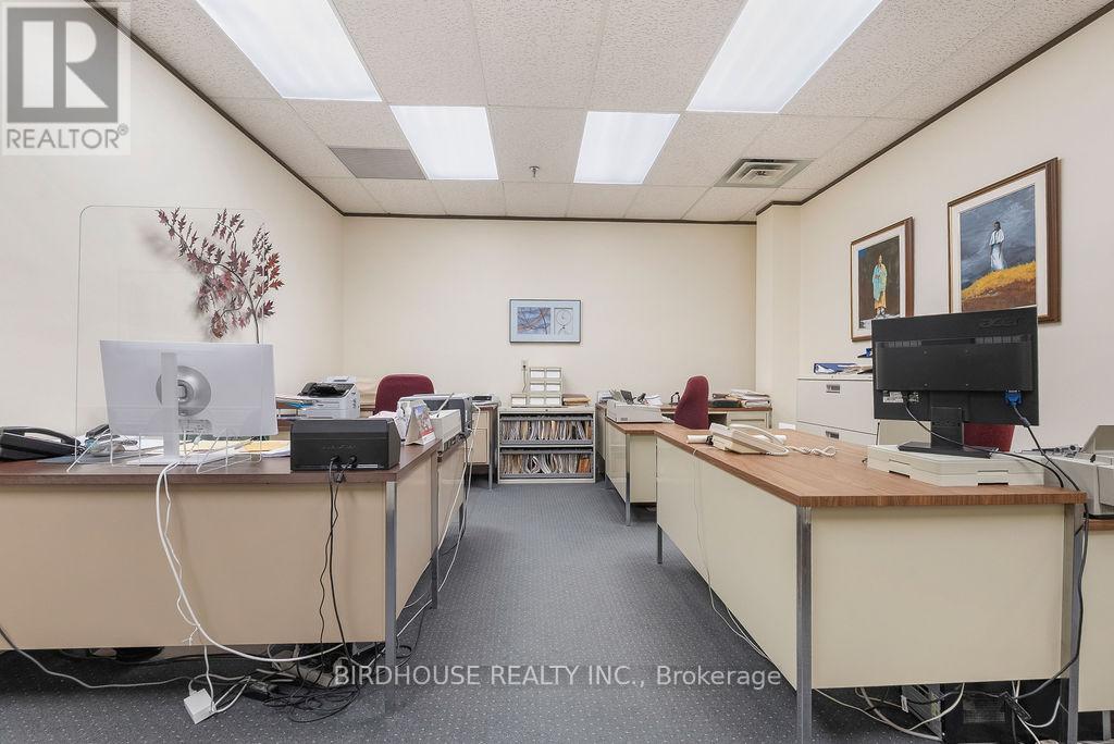 205 - 189 Kent Street W Property Photo 5