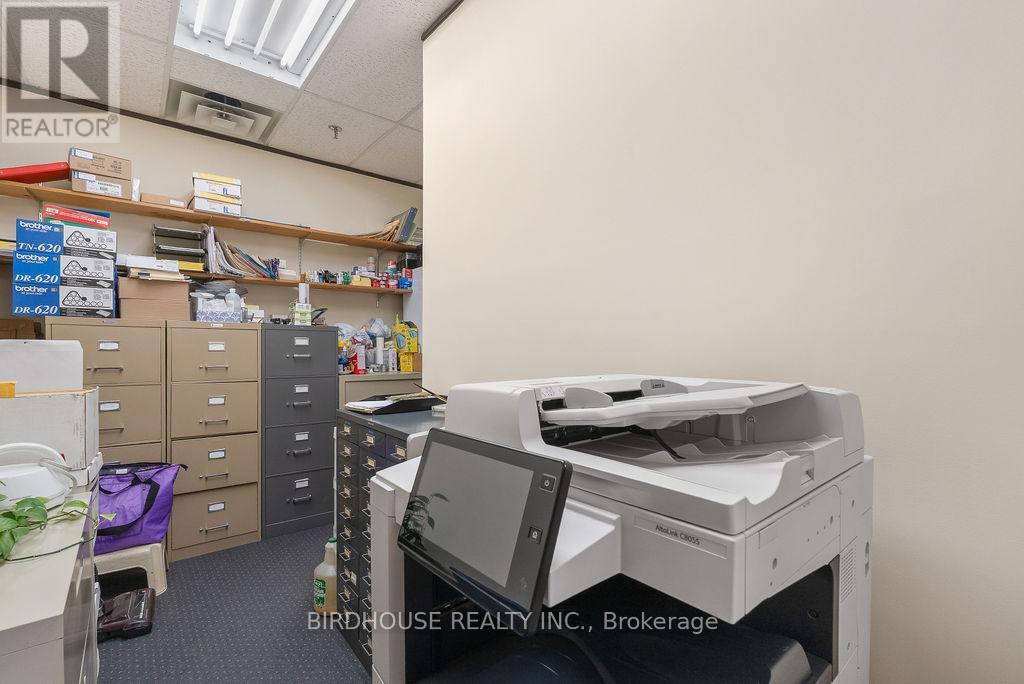 205 - 189 Kent Street W Property Photo 9