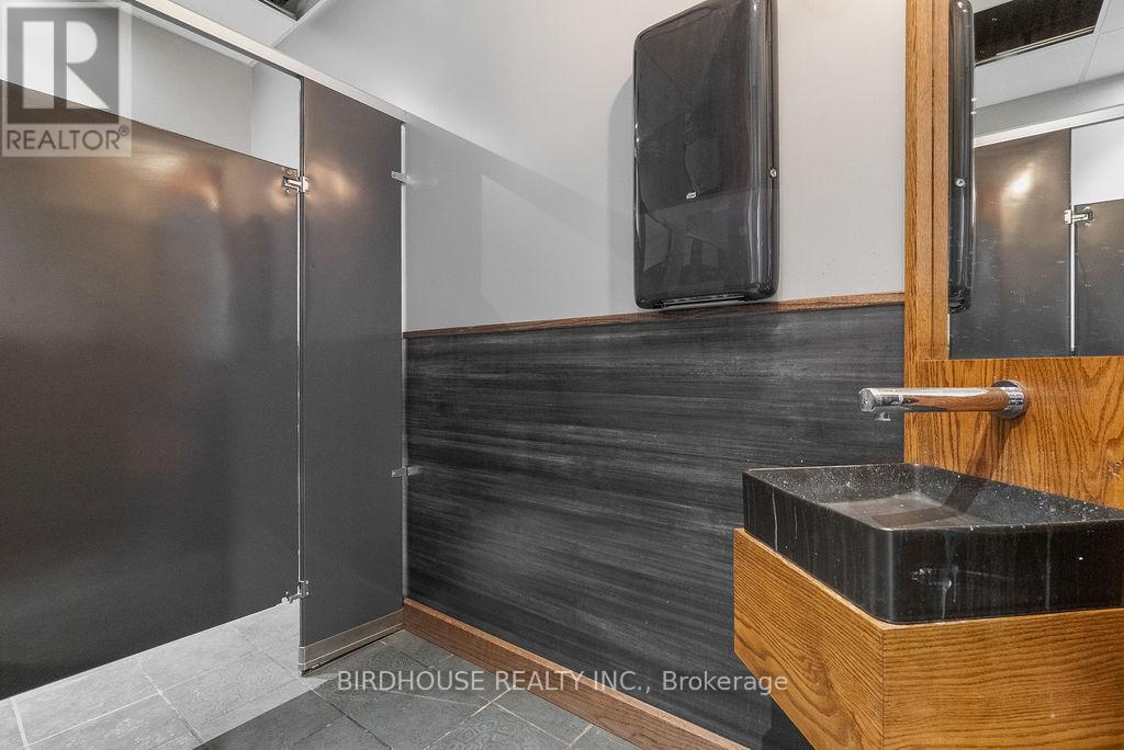 106 - 189 Kent Street W Property Photo 7