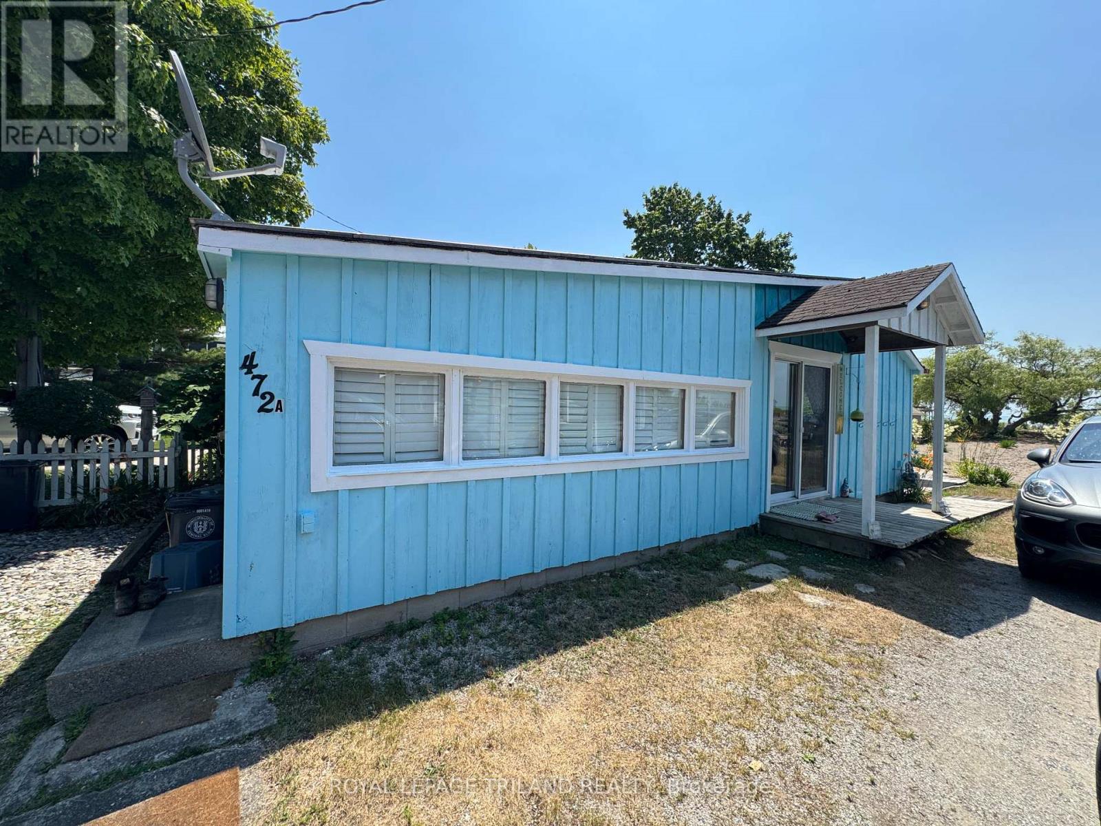 472a Edith Cavell Boulevard Property Photo 1
