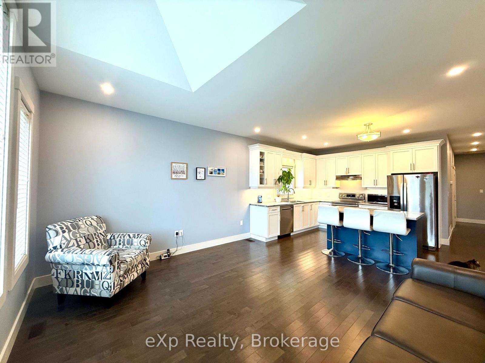 161 17th Ave A Property Photo 8