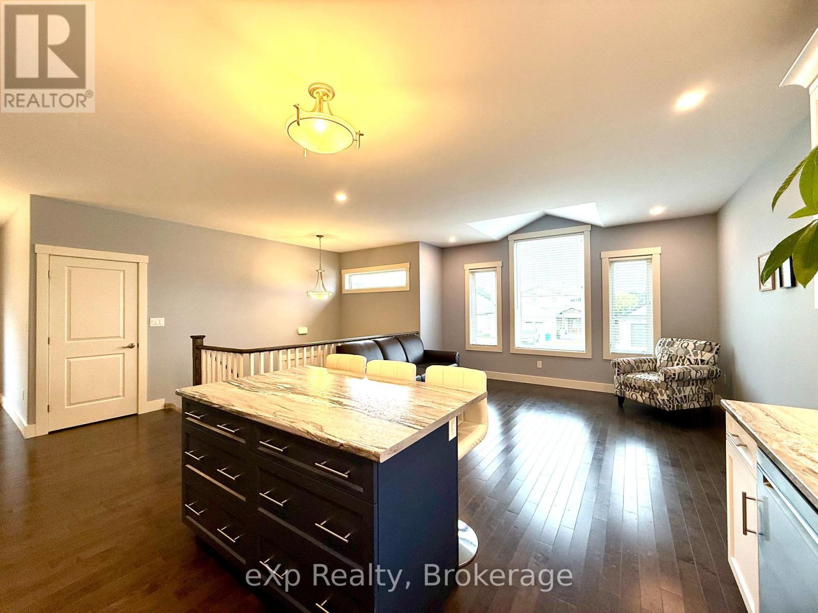 161 17th Ave A Property Photo 11