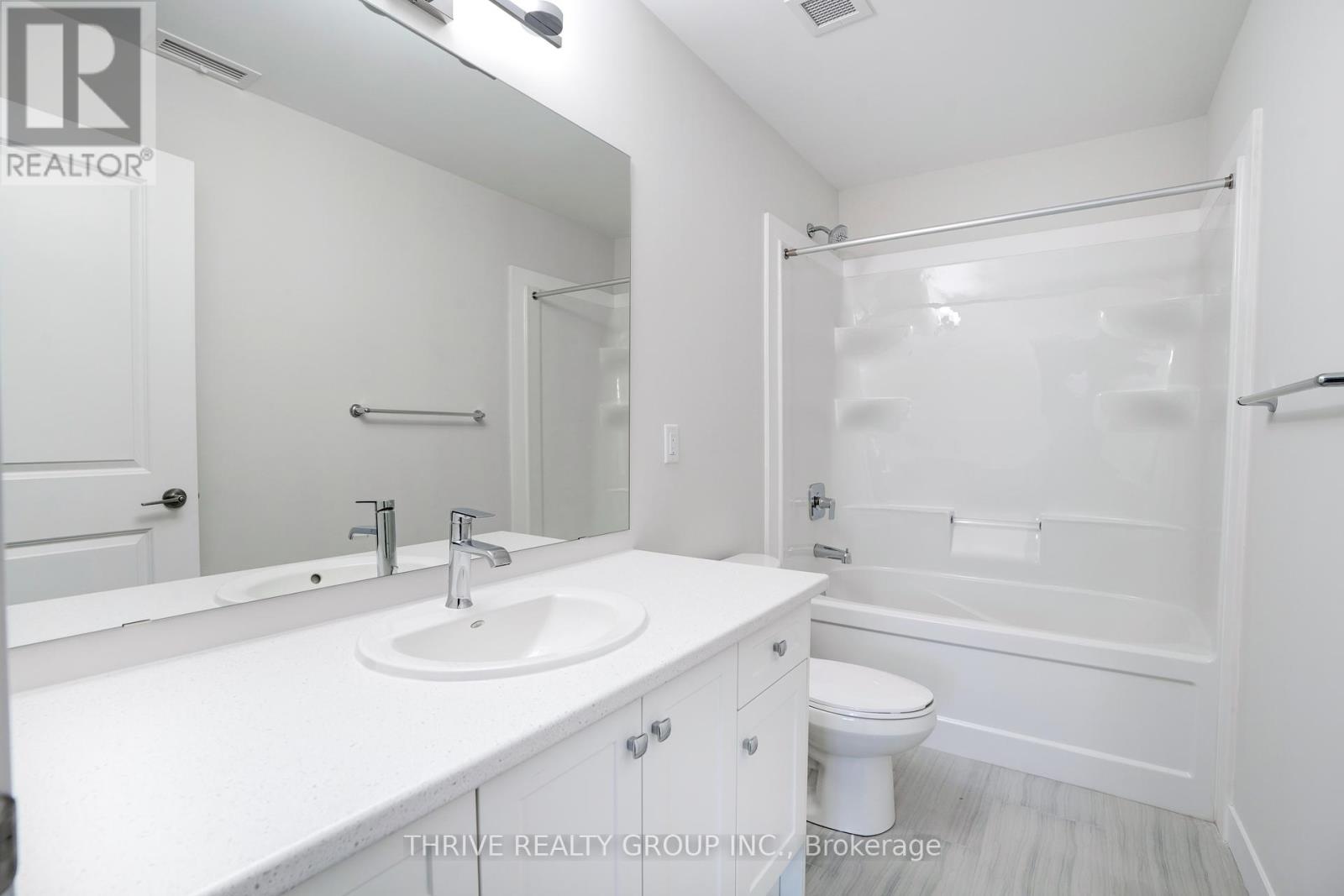 204 - 100 The Promenade Property Photo 15