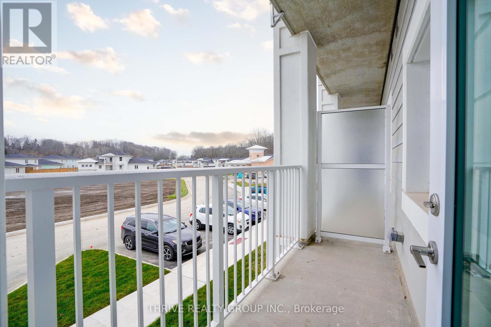 204 - 100 The Promenade Property Photo 17