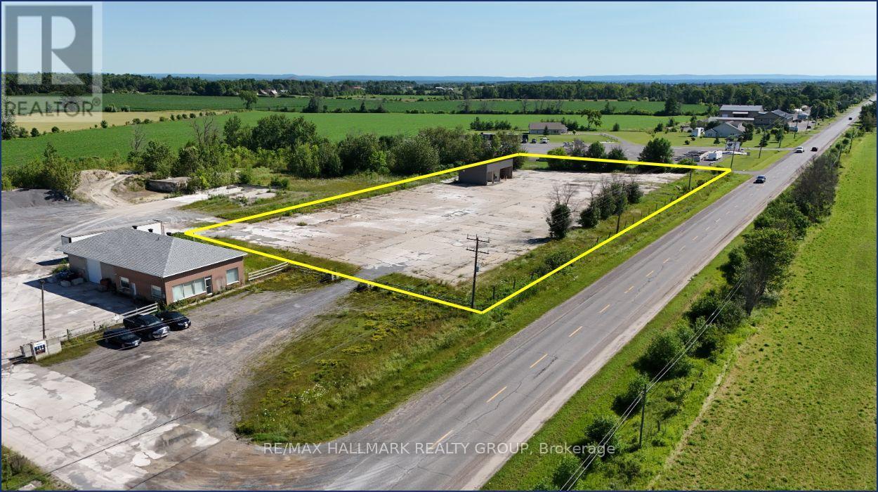 482 Russett Drive Property Photo 3