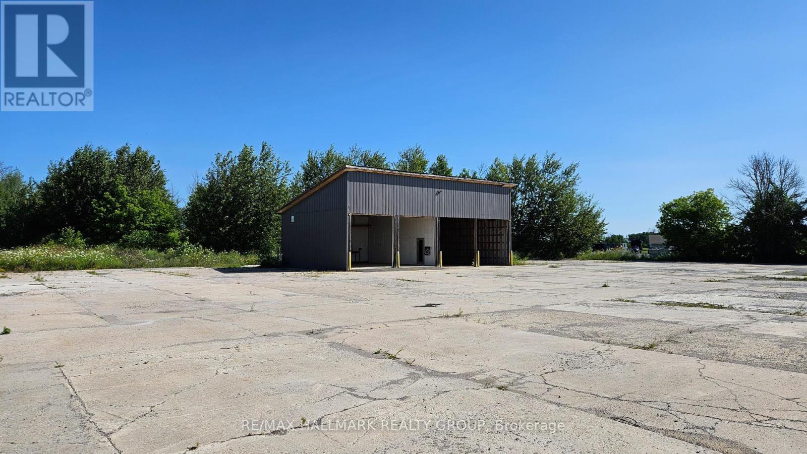 482 Russett Drive Property Photo 6