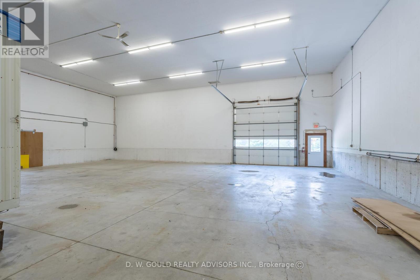 191279 Thirteen Line Property Photo 14
